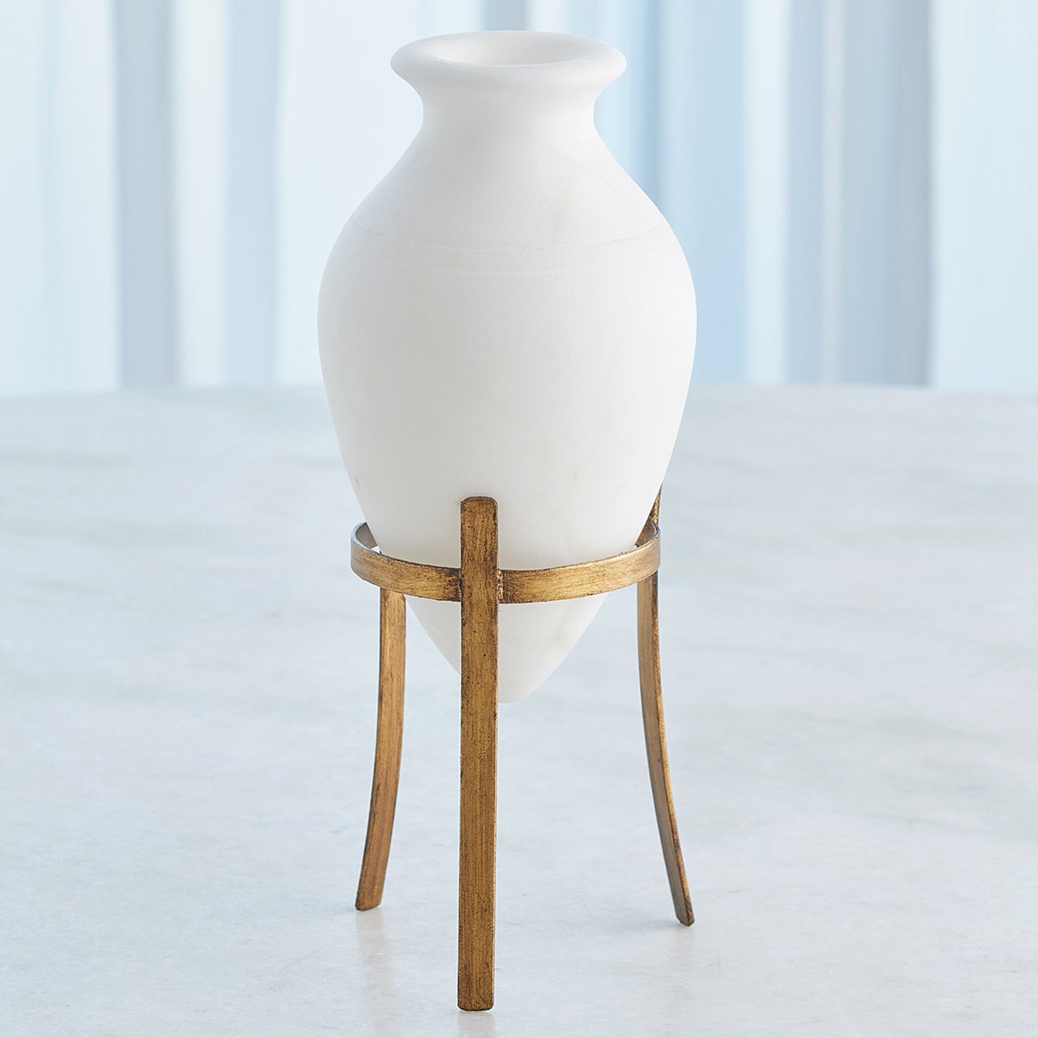 Global Views Amphora Alabaster Vase
