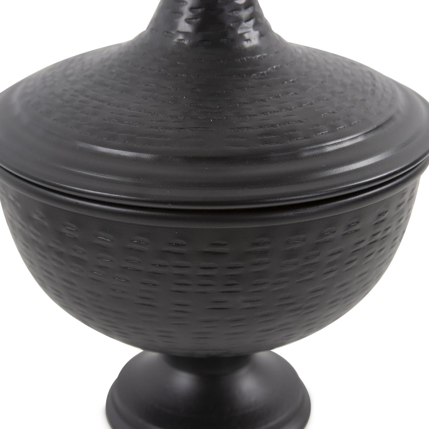 Hammered Em Dash Covered Urn