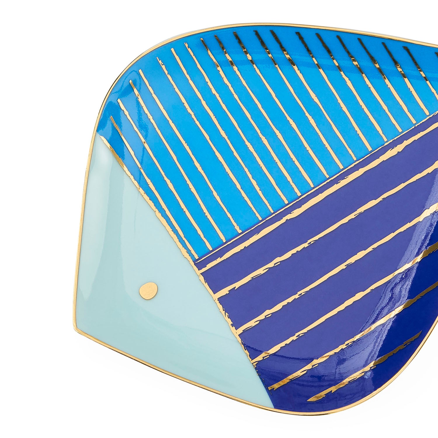 Jonathan Adler Side view of the School of Fish round tray in blue and gold porcelain