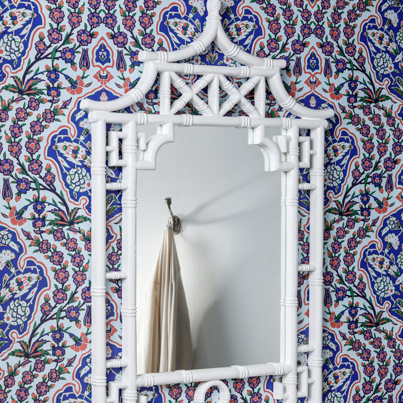Shing Wall Mirror