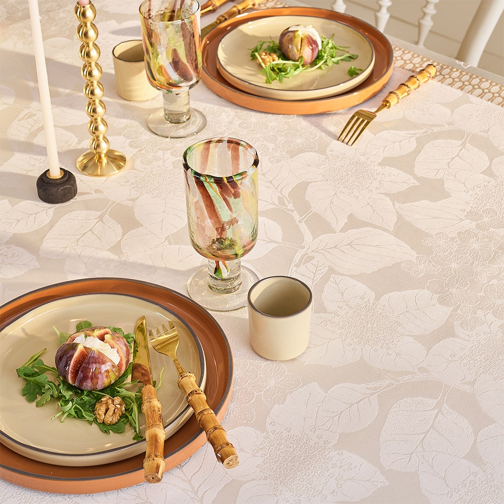 Garnier Thiebaut Mille Hortensias Naturel Jacquard Tablecloth
