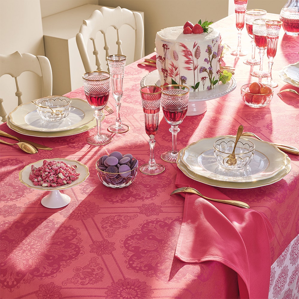 Garnier Thiebaut Mille Rosaces Framboise Jacquard Tablecloth