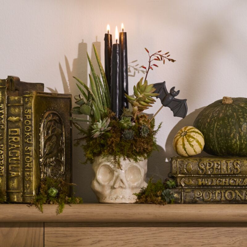 Haunting Skull Pot