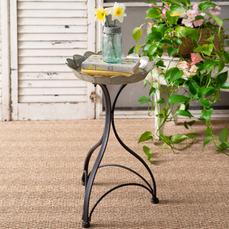 Fluted Garden Stand Table