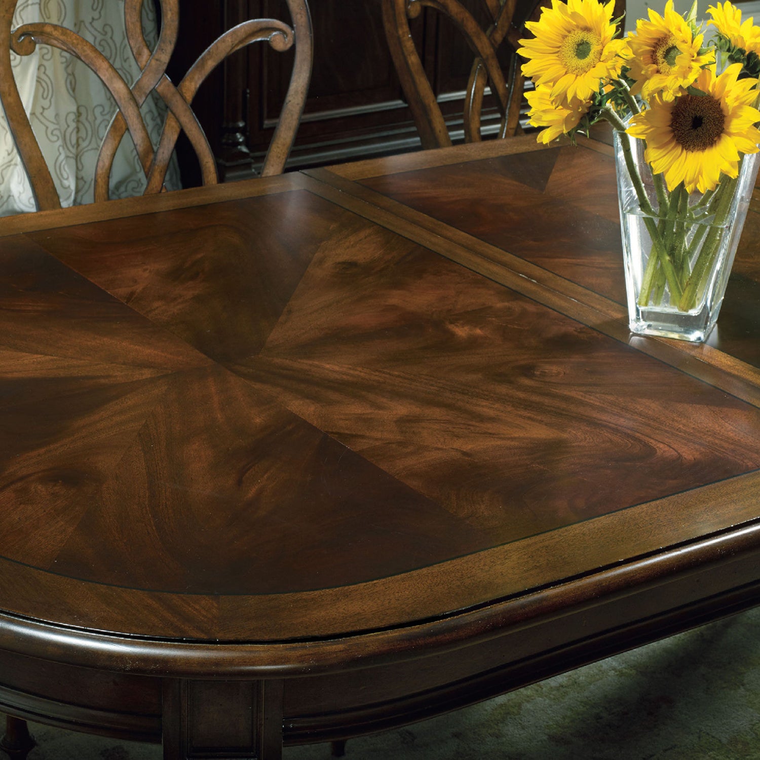 Hooker Furniture Leesburg Leg Table