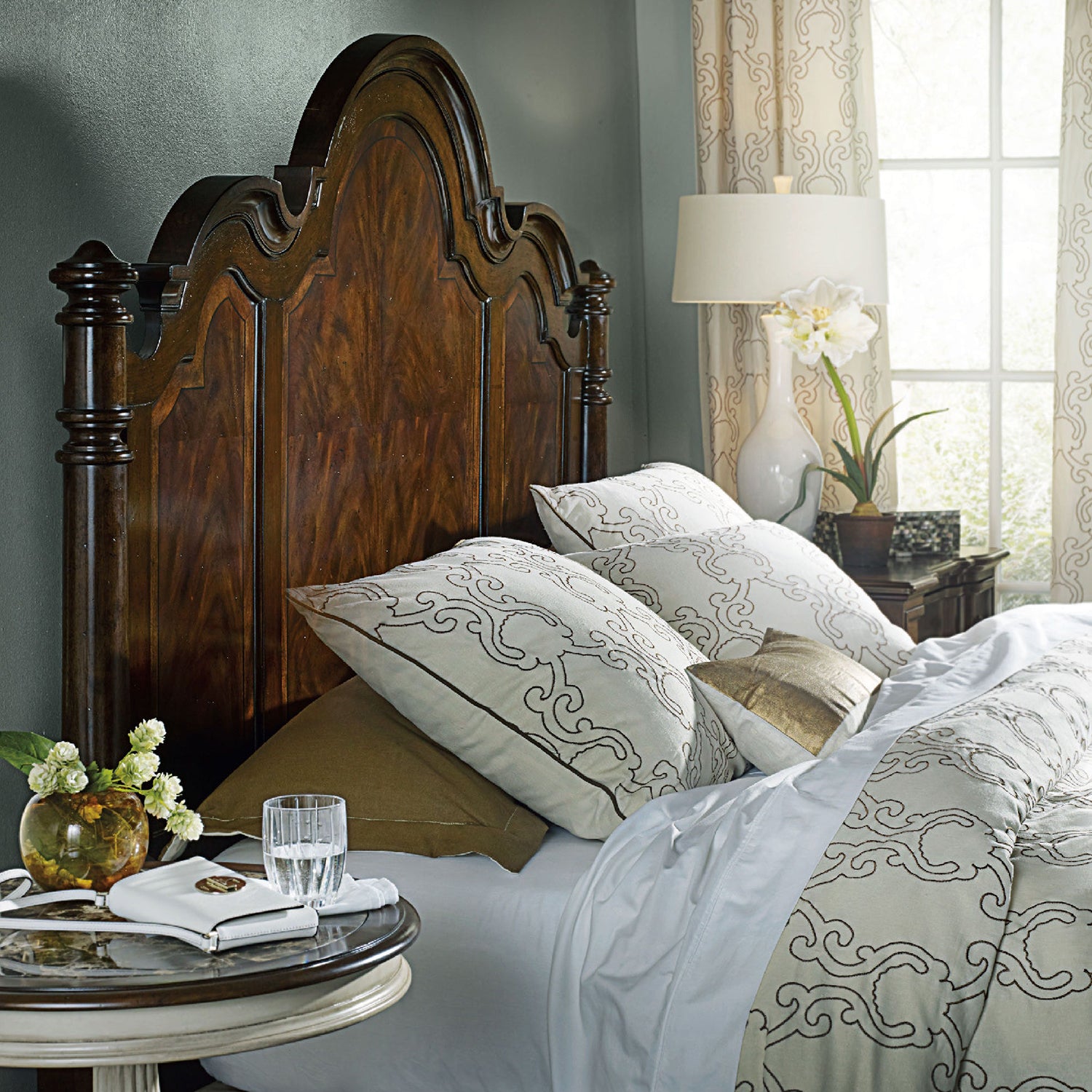 Hooker Furniture Leesburg  Poster Bed