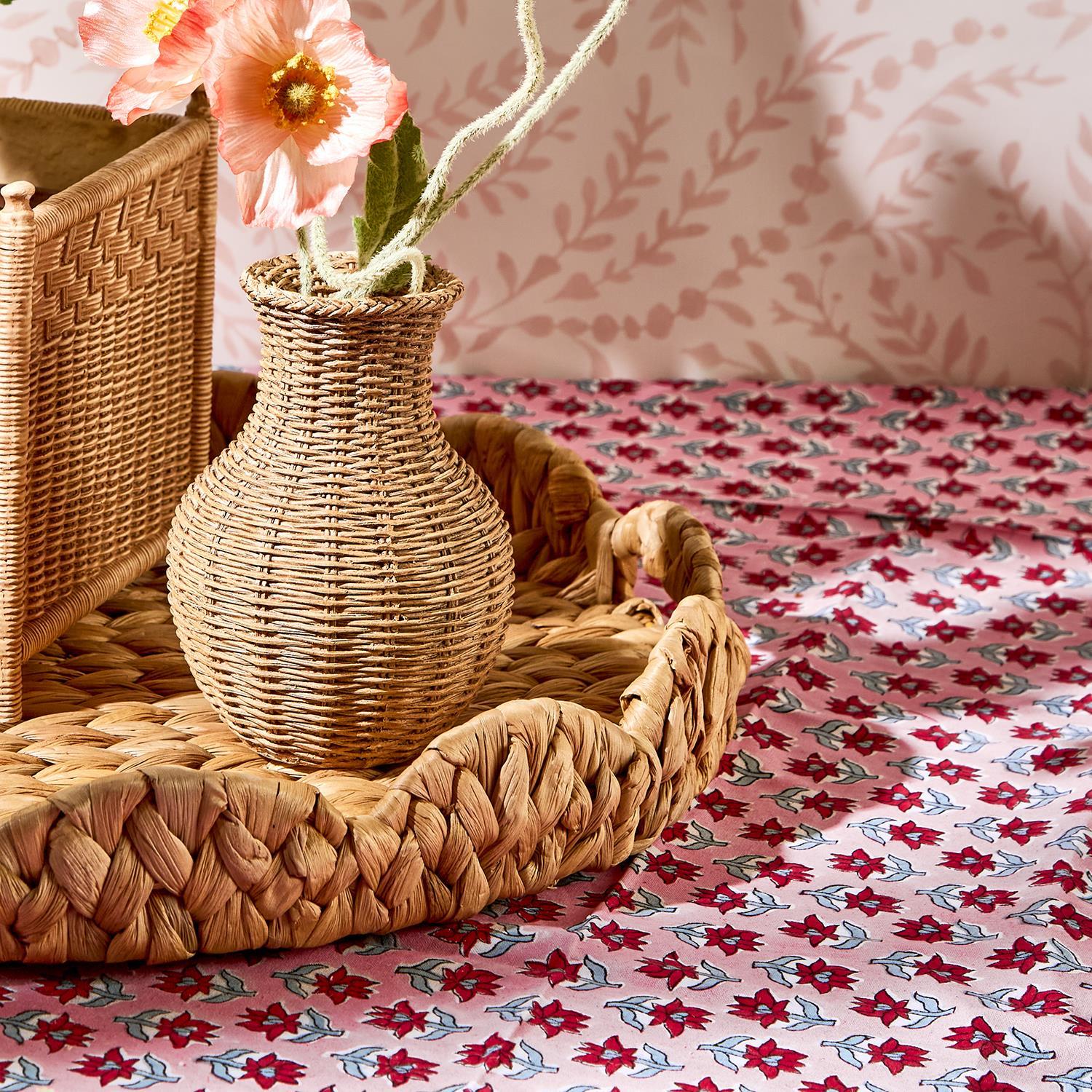 Scalloped Edge Round Tray Set of 2