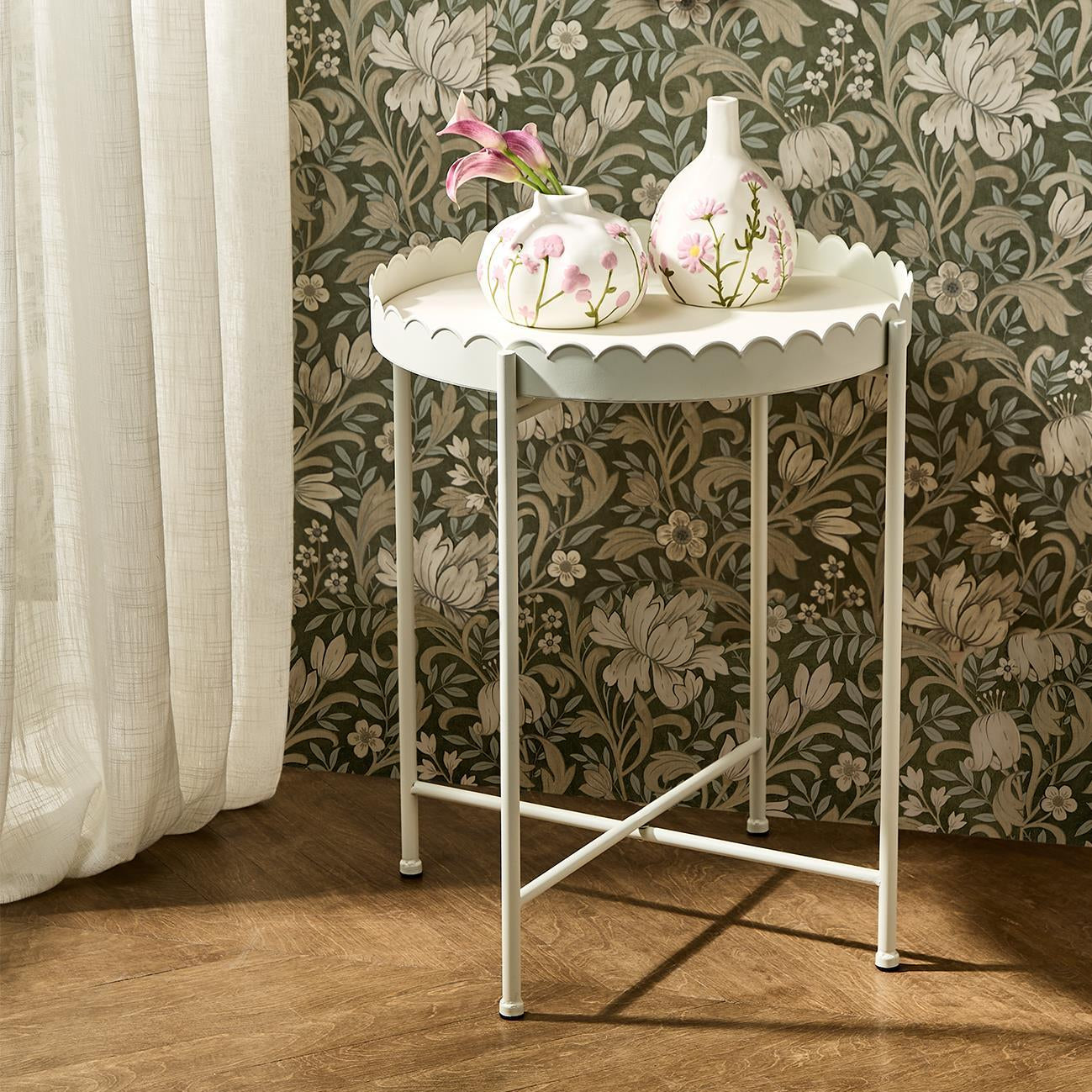 Scalloped Edge Round Side/Accent Table