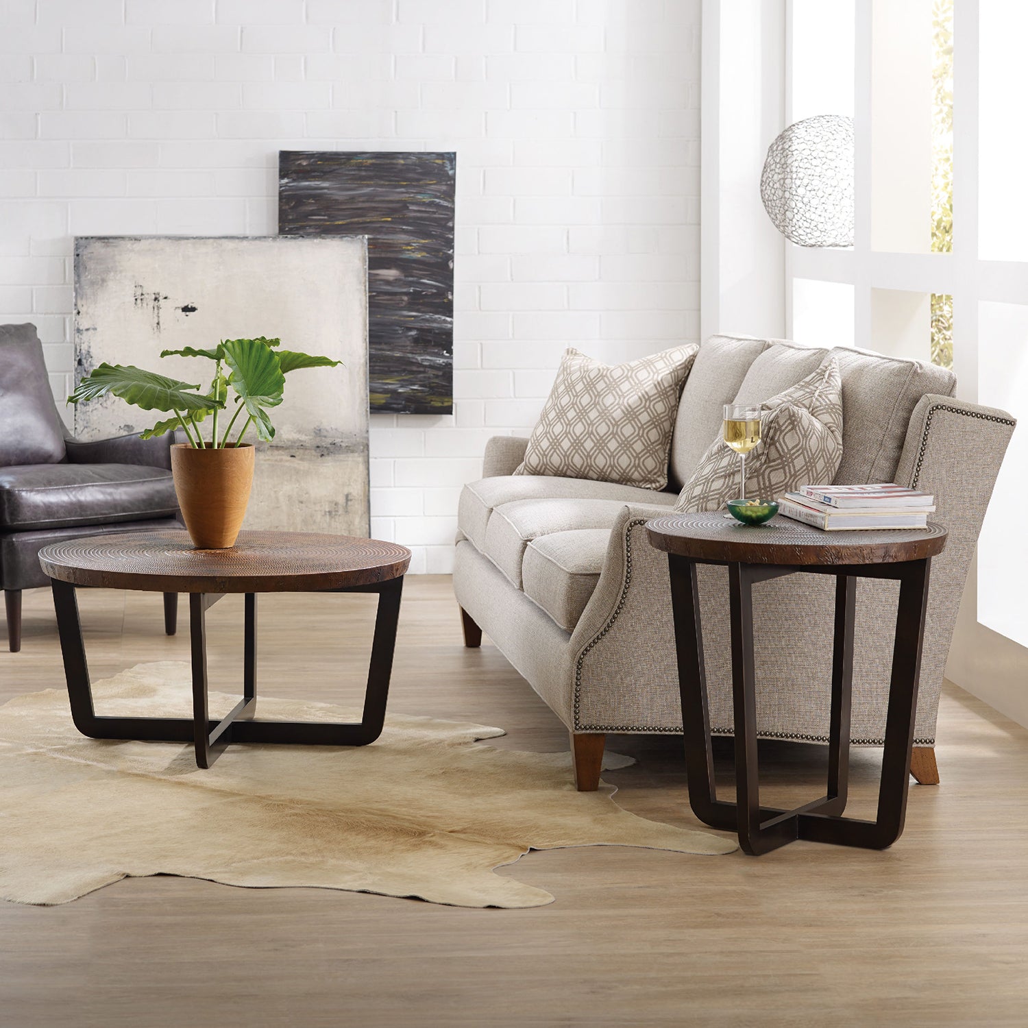 Hooker Furniture Parkcrest Round Cocktail Table