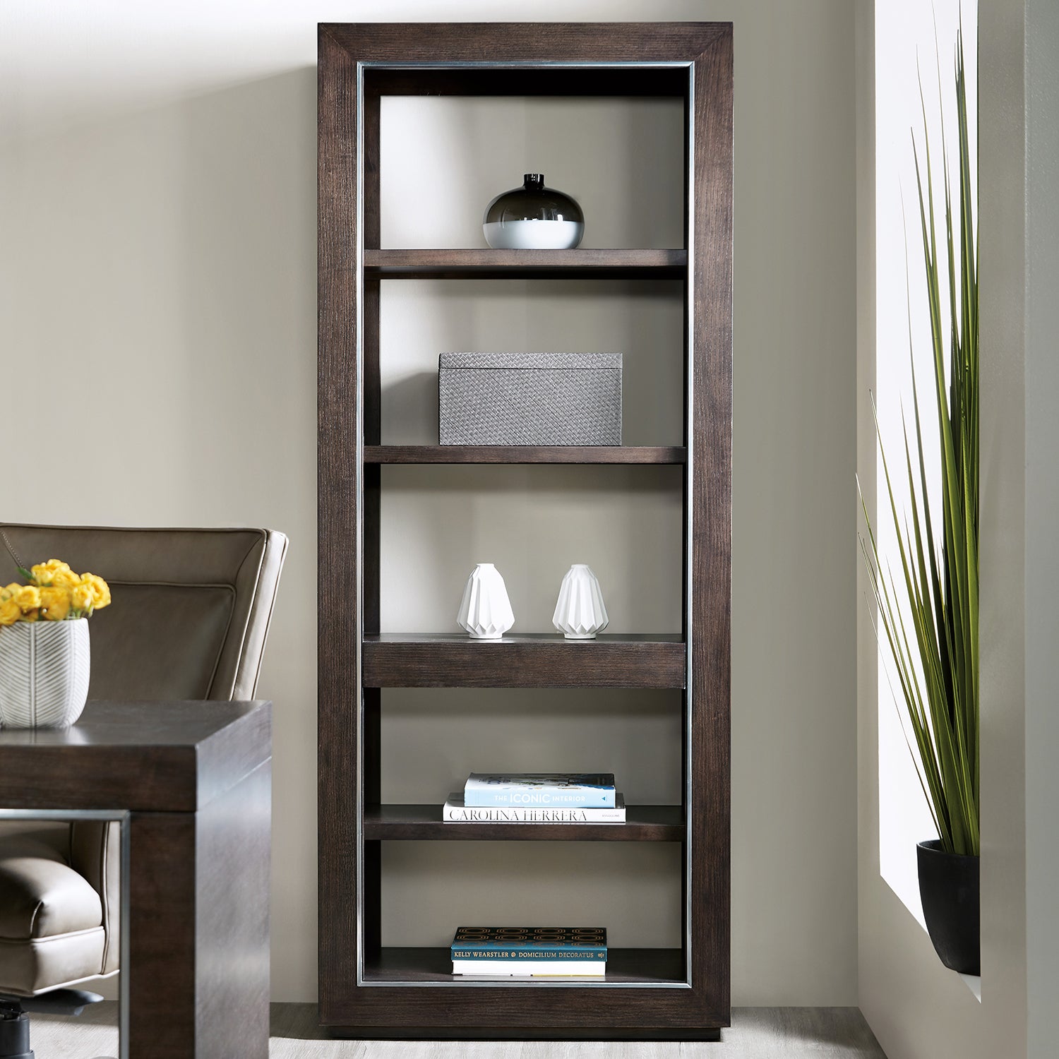 Hooker Furniture House Blend Etagere