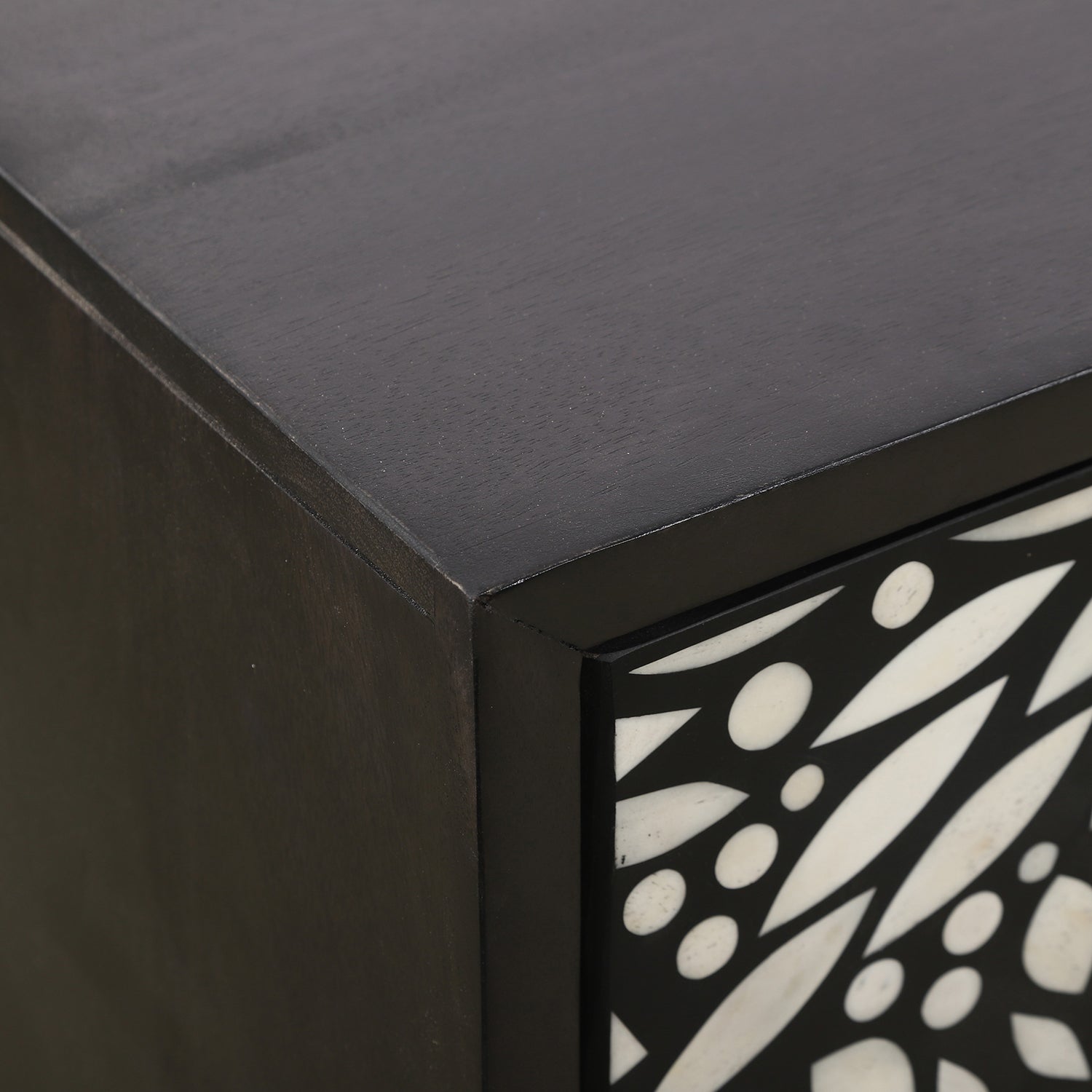 Bassett Mirror Cameron Server