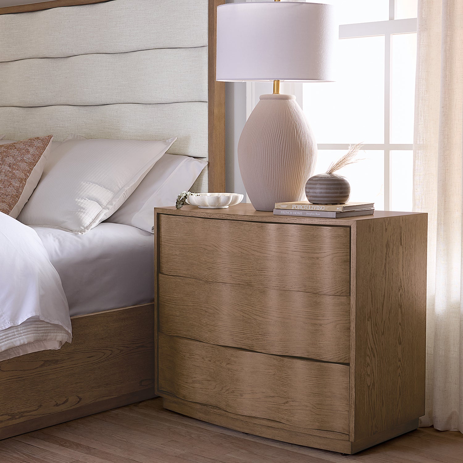 Hooker Furniture Sonnet Bachelors Chest