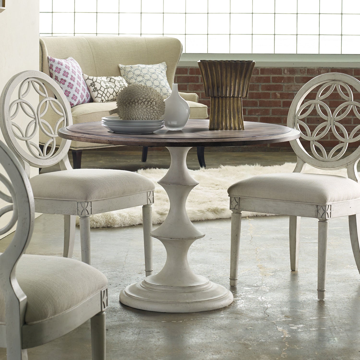 Hooker Furniture Brynlee 42 inch Table