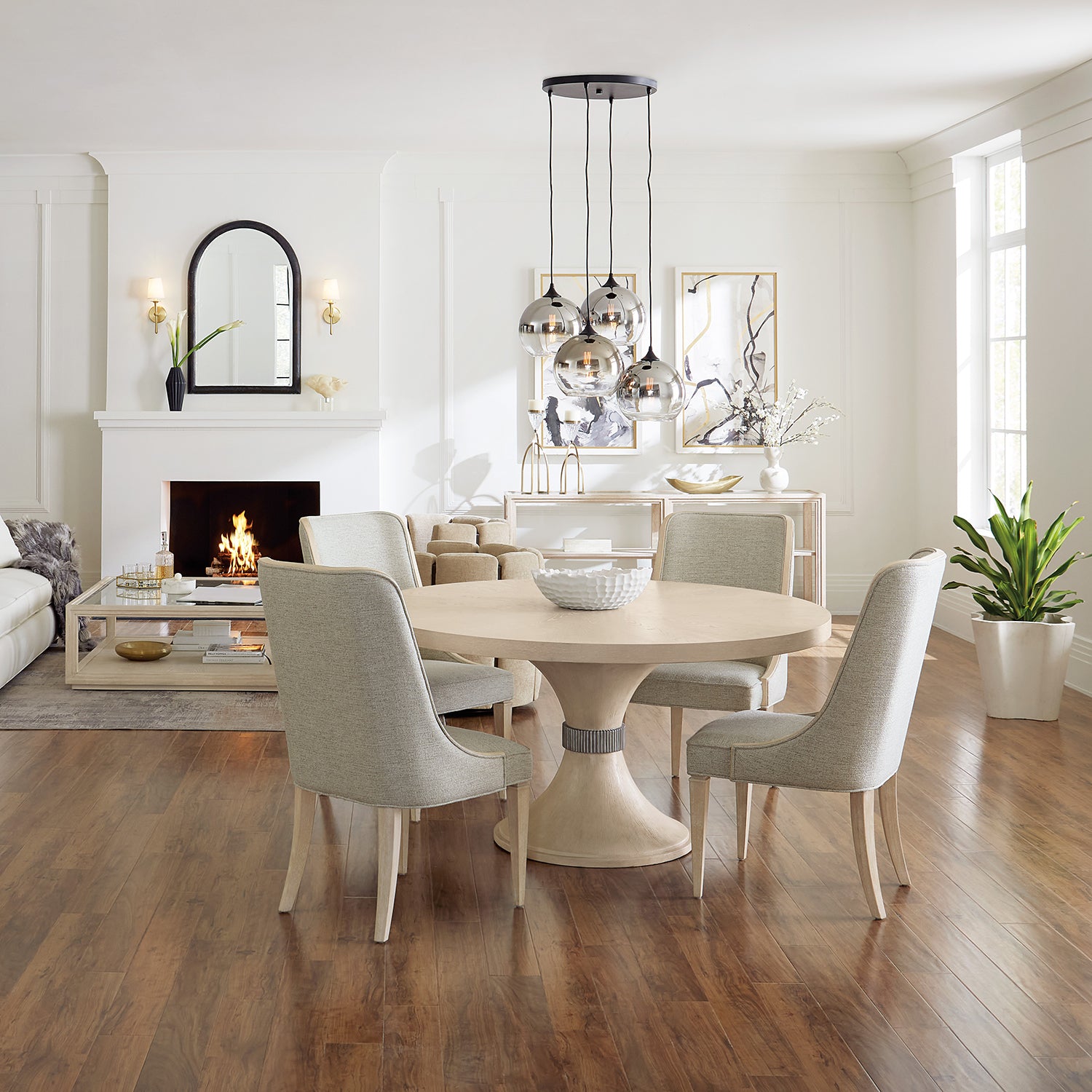 Hooker Furniture Nouveau Chic Round Pedestal Dining Table