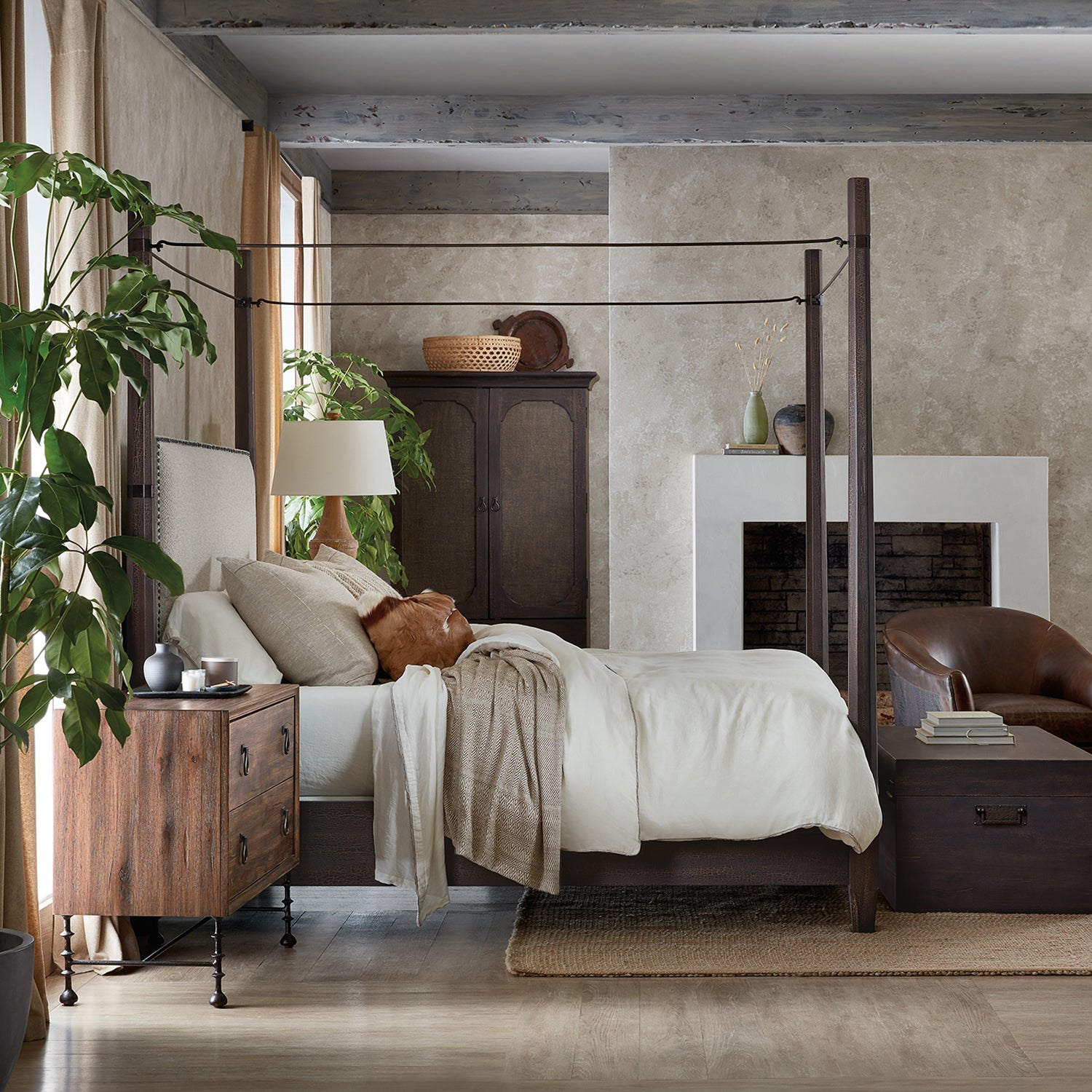 Hooker Furniture Big Sky Bachelors Chest