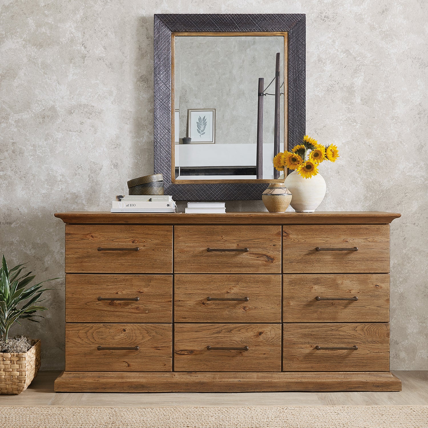 Hooker Furniture Big Sky Nine Drawer Dresser