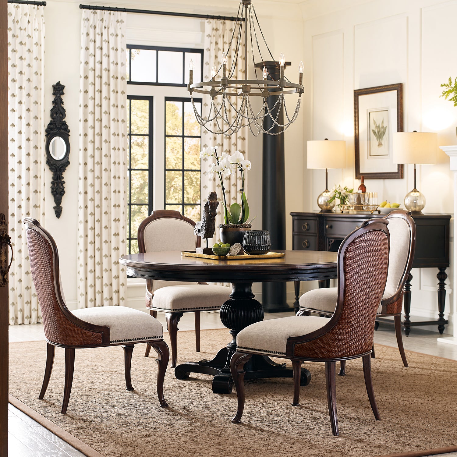 Hooker Furniture Charleston Round Pedestal Dining Table