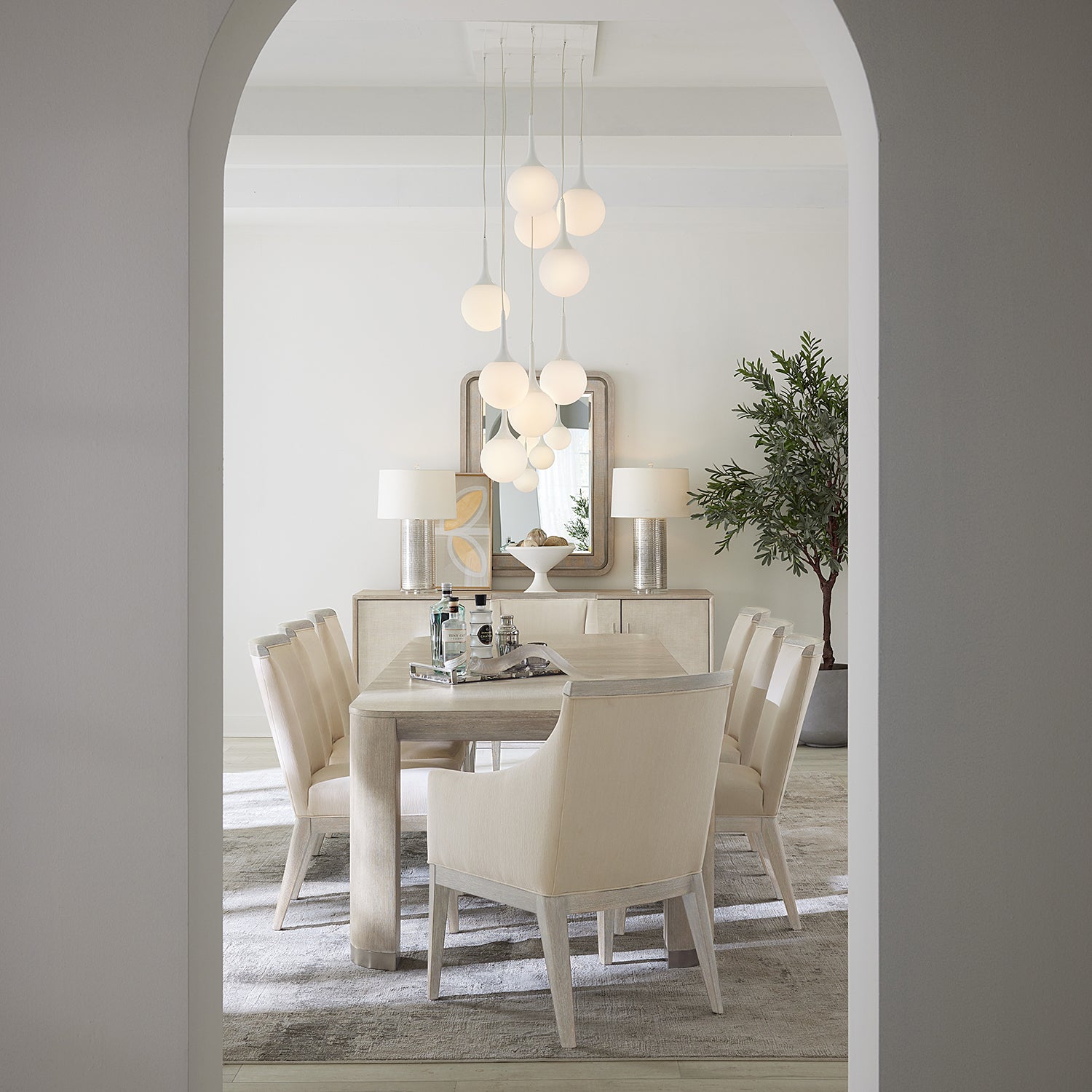 Hooker Furniture Modern Mood Leg Dining Table