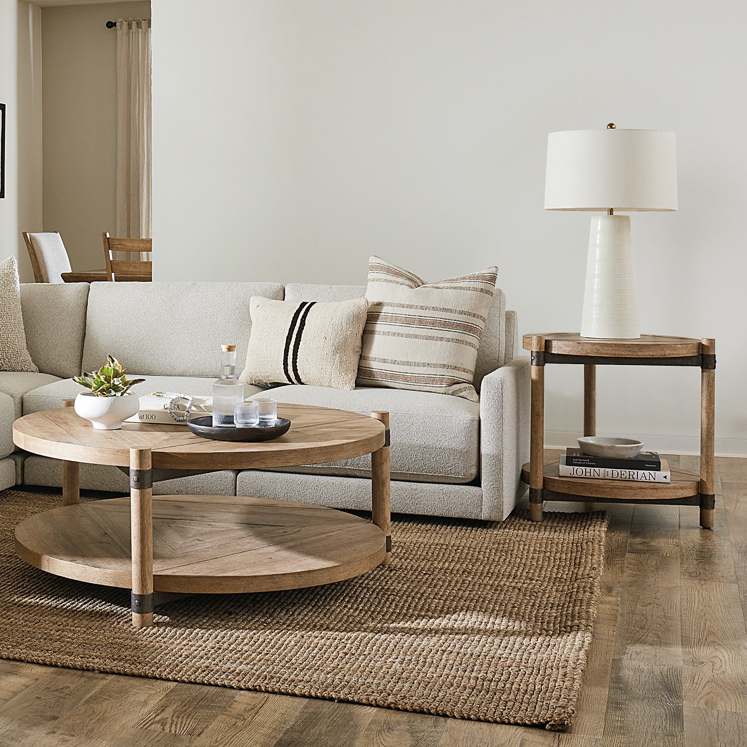 Hooker Furniture Vineyard Row Round End Table