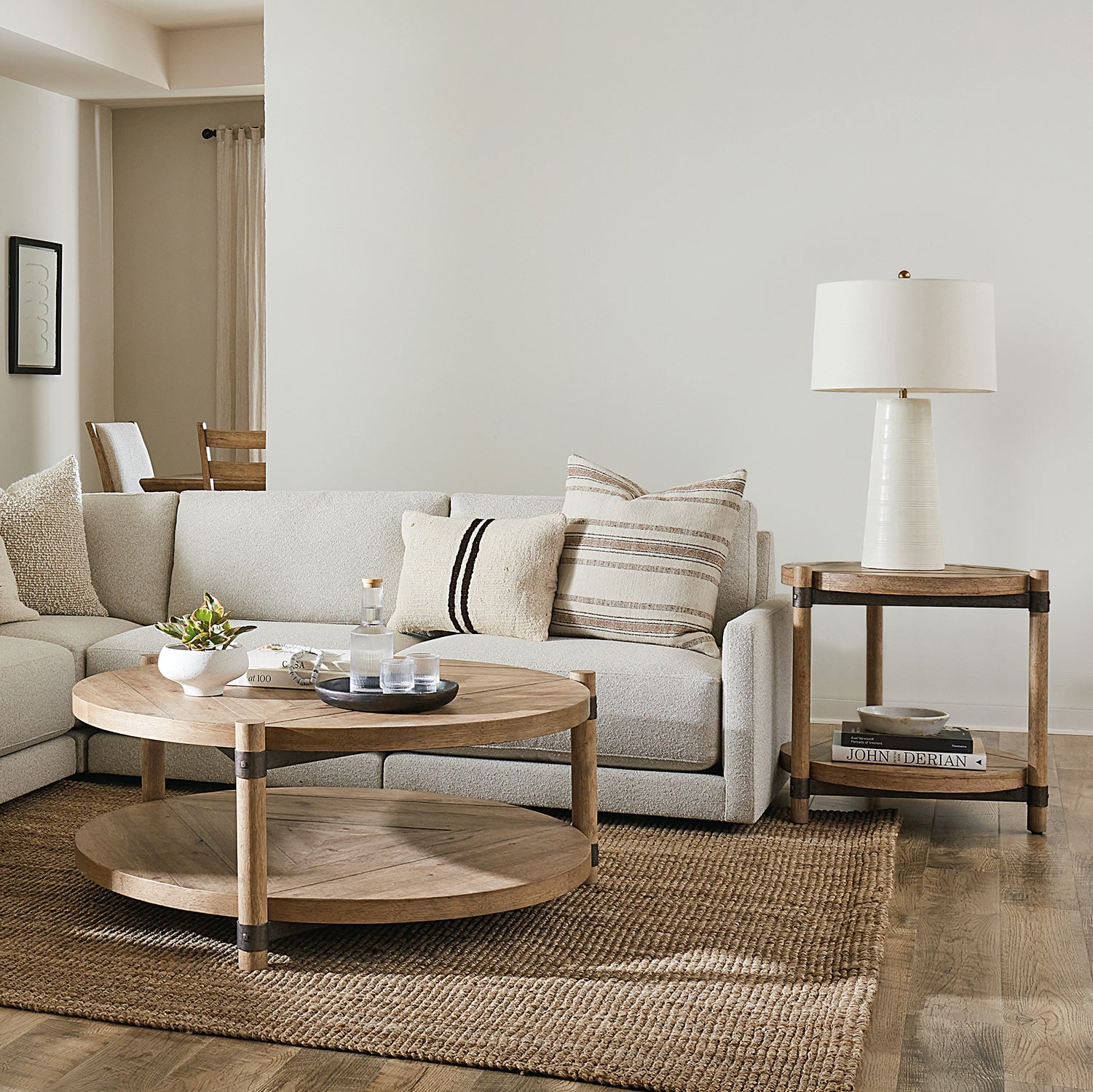 Hooker Furniture Vineyard Row Round Pedestal End Table