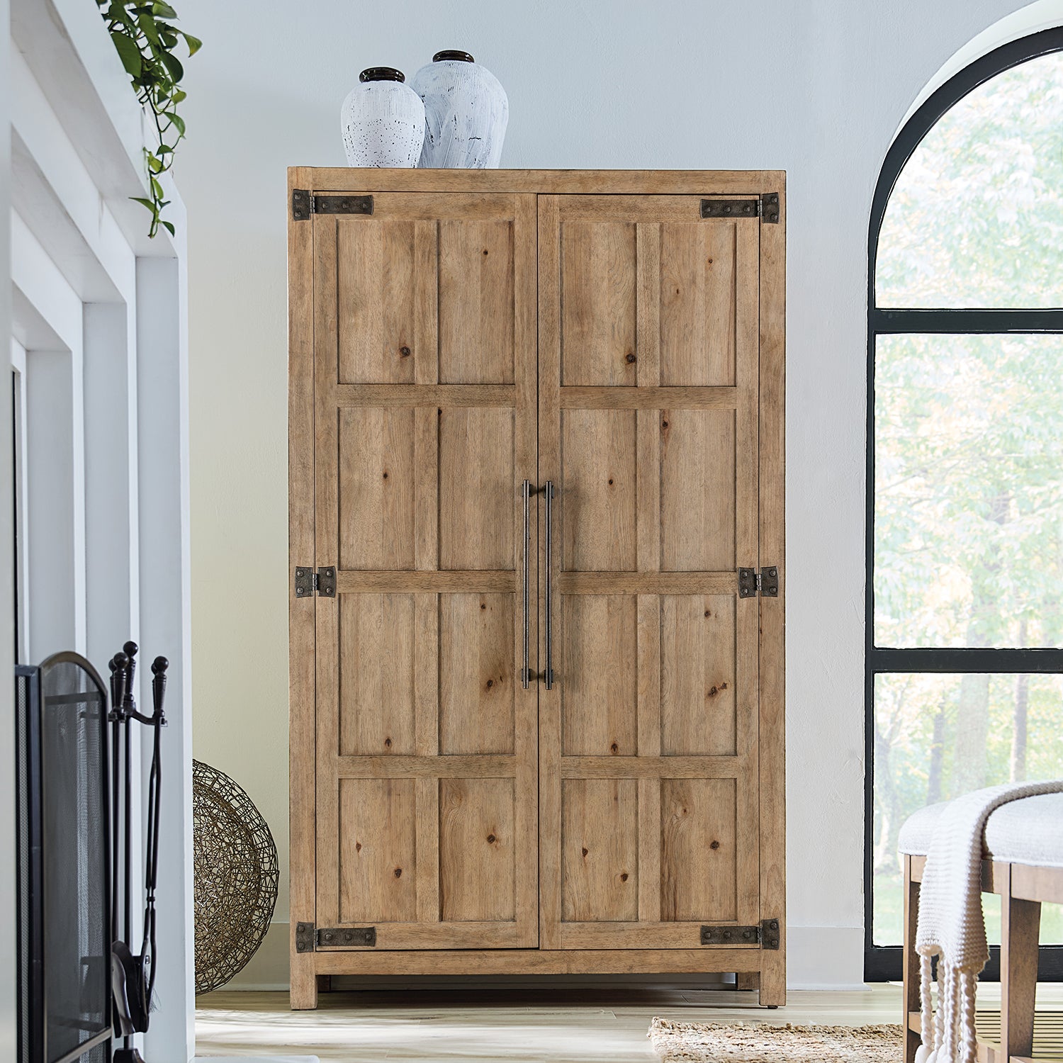 Hooker Furniture Vineyard Row Wardrobe