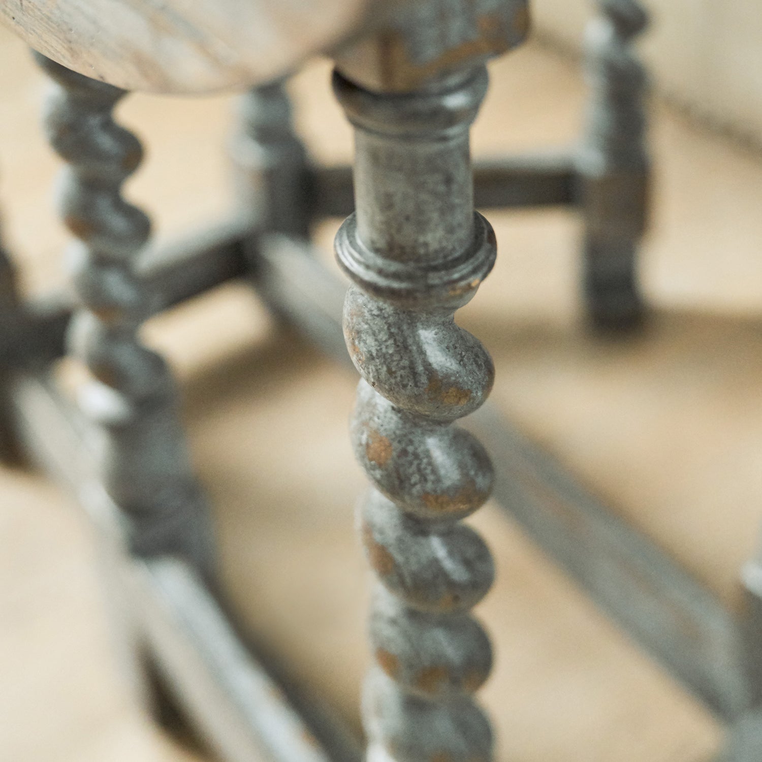 Hooker Furniture La Grange Prause Gate Leg Round Table