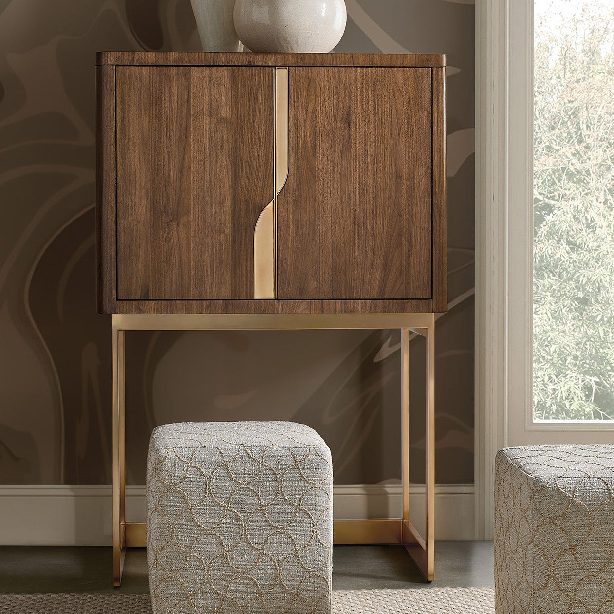 Hooker Furniture Eleana Bar on Stand