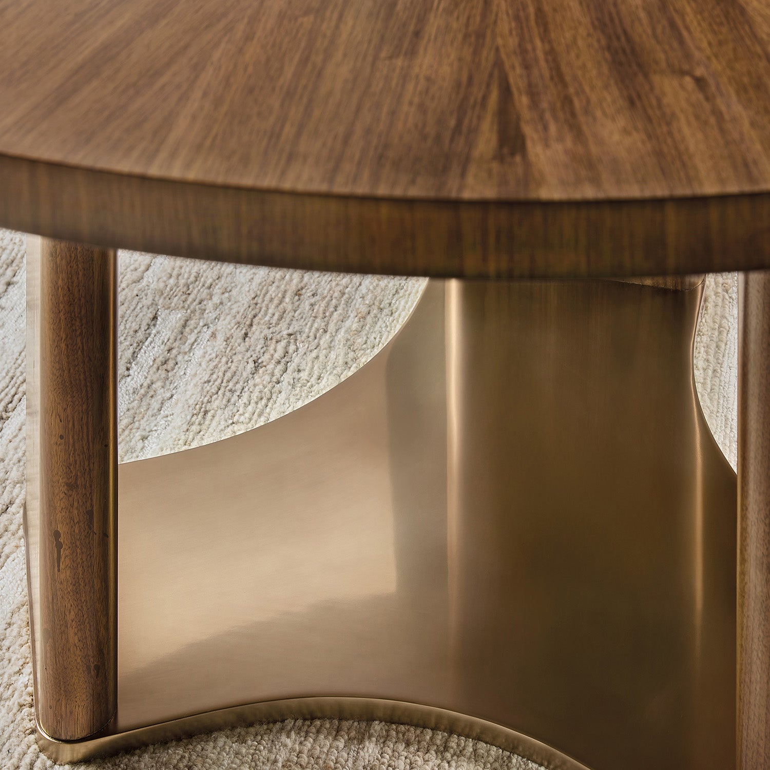 Hooker Furniture Eleana Round Dining Table