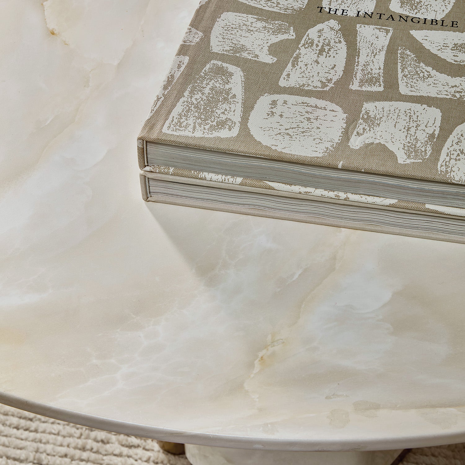 Hooker Furniture Eleana Round Dining Table