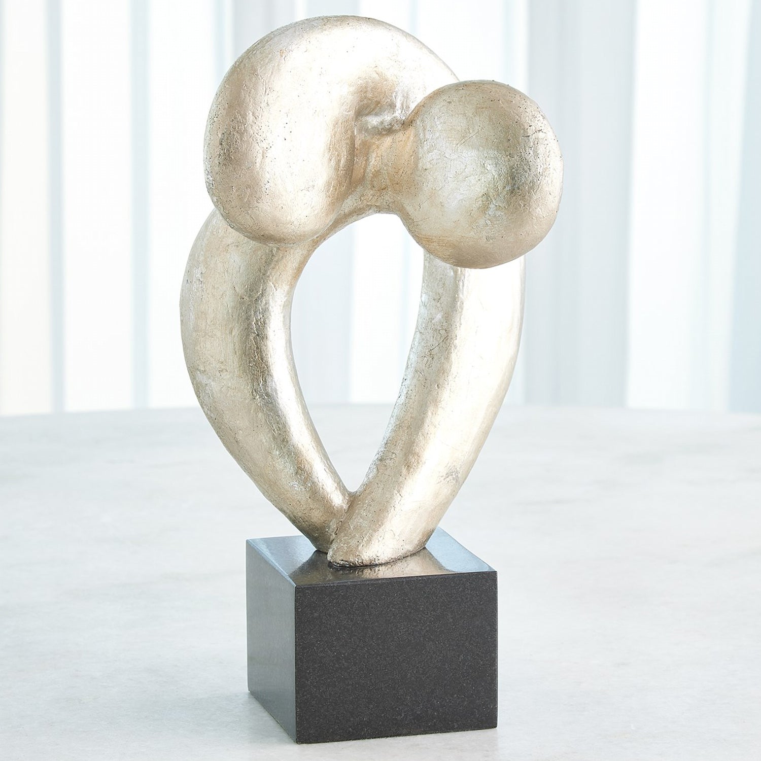 Global Views Align Sculpture