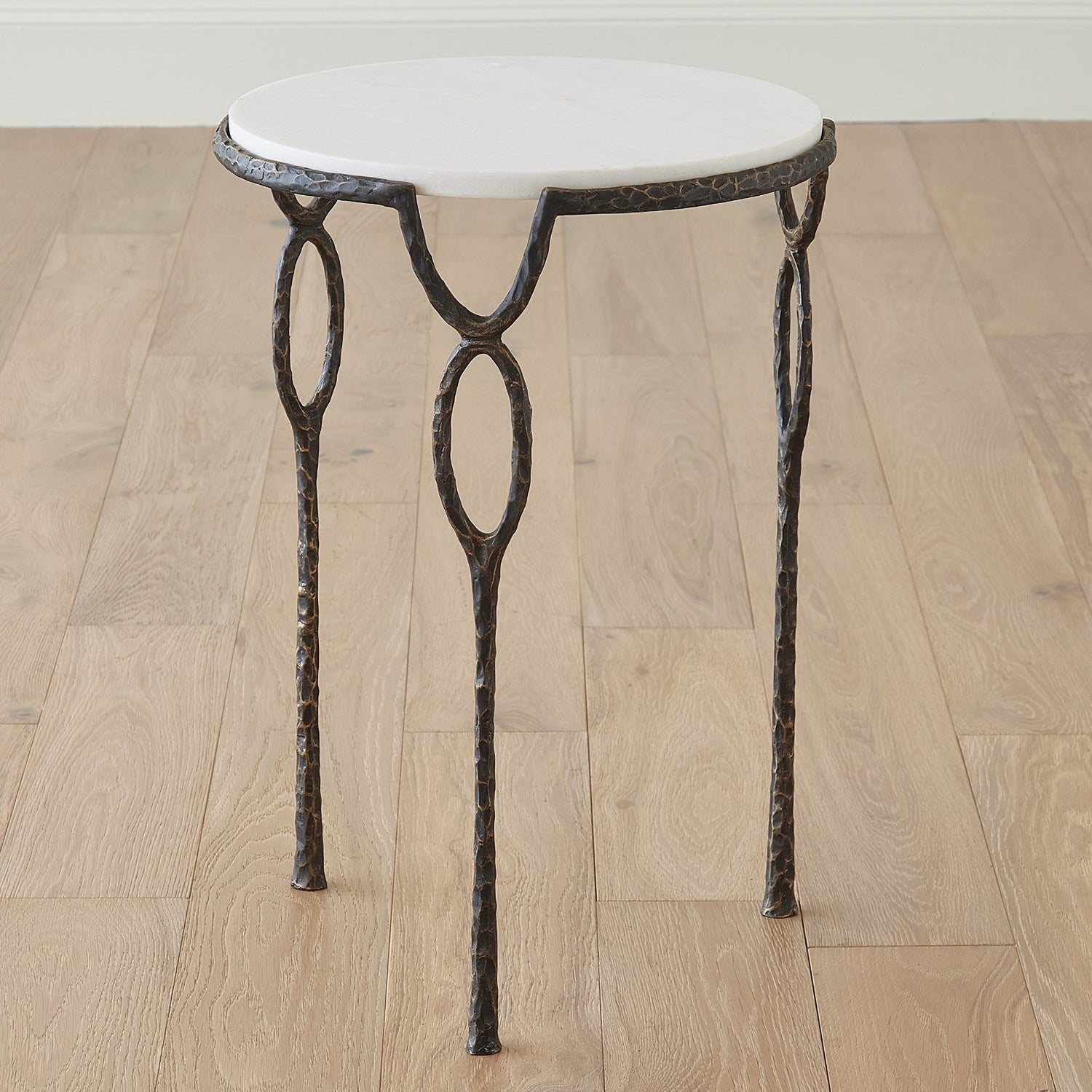 Global Views Chiseled Loop Table