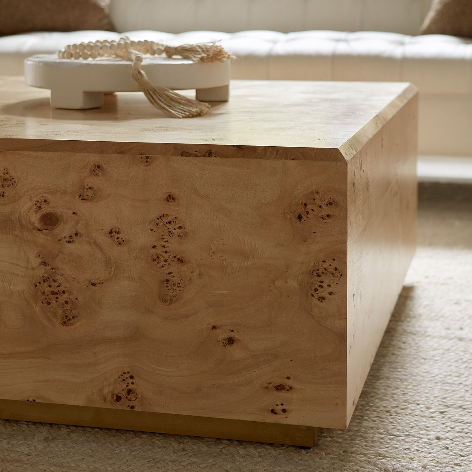Fairfield Chair Sequoia Square Cocktail Table burl veneer tabletop detail