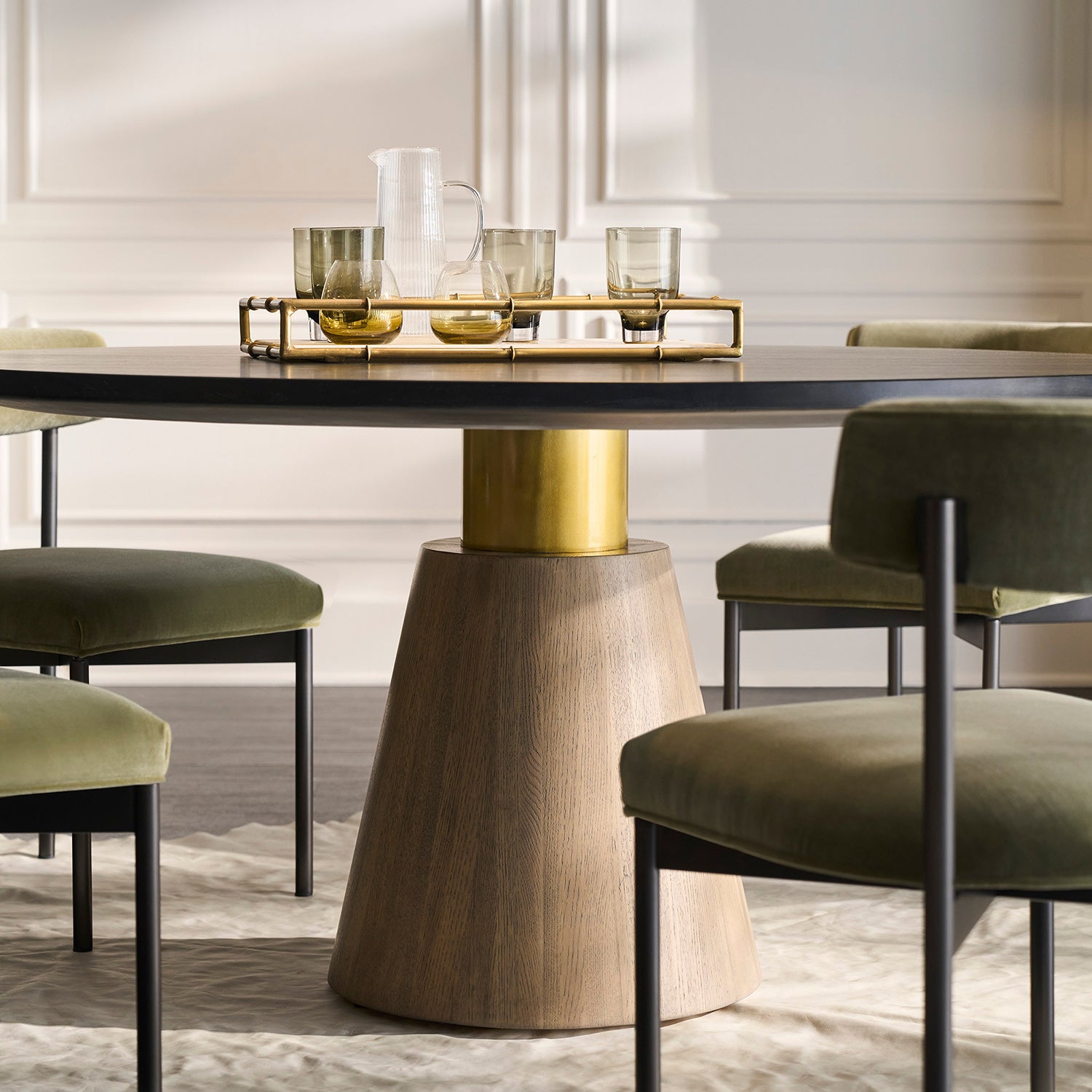 Everett Everett Dining Table finish detail