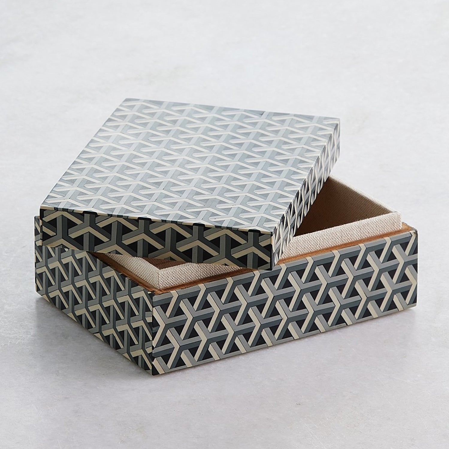 Global Views Interwoven Box