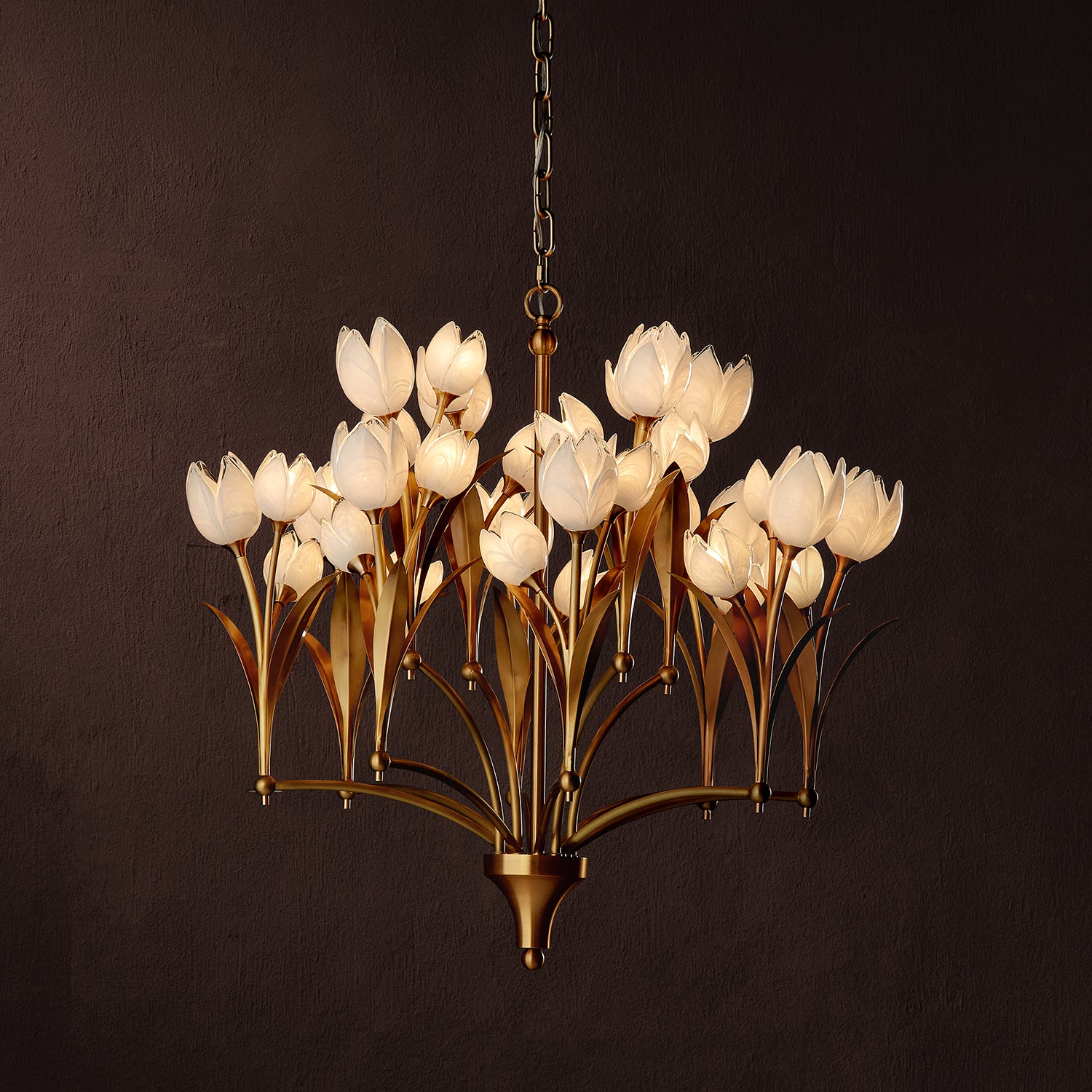 Currey & Co Glazen Tulpen Chandelier
