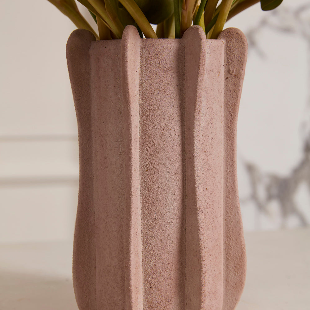 Claudia Vase