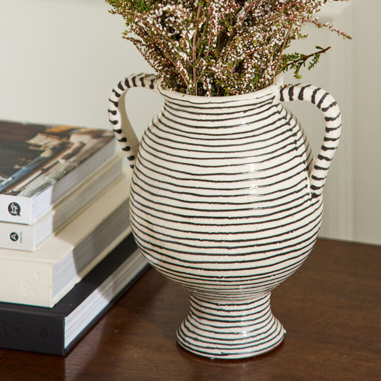 Lines Vase, white and black terracotta vase