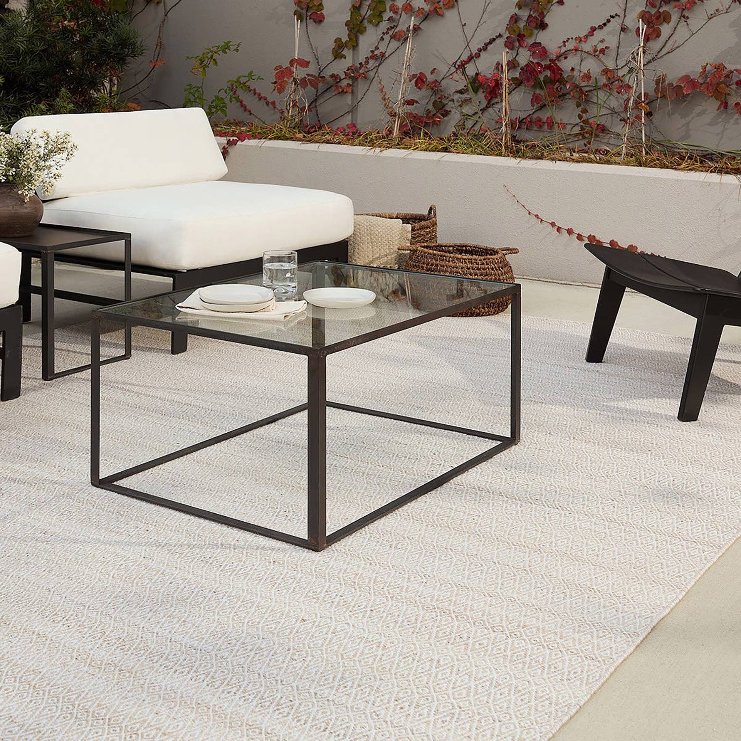 Jaipur Living Almas Imogen Indoor/Outdoor Rug