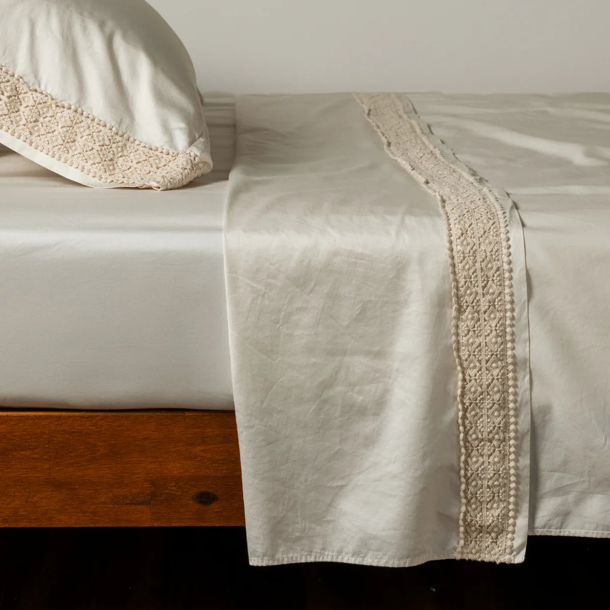 Bella Notte Bria Novola Lace Flat Sheet
