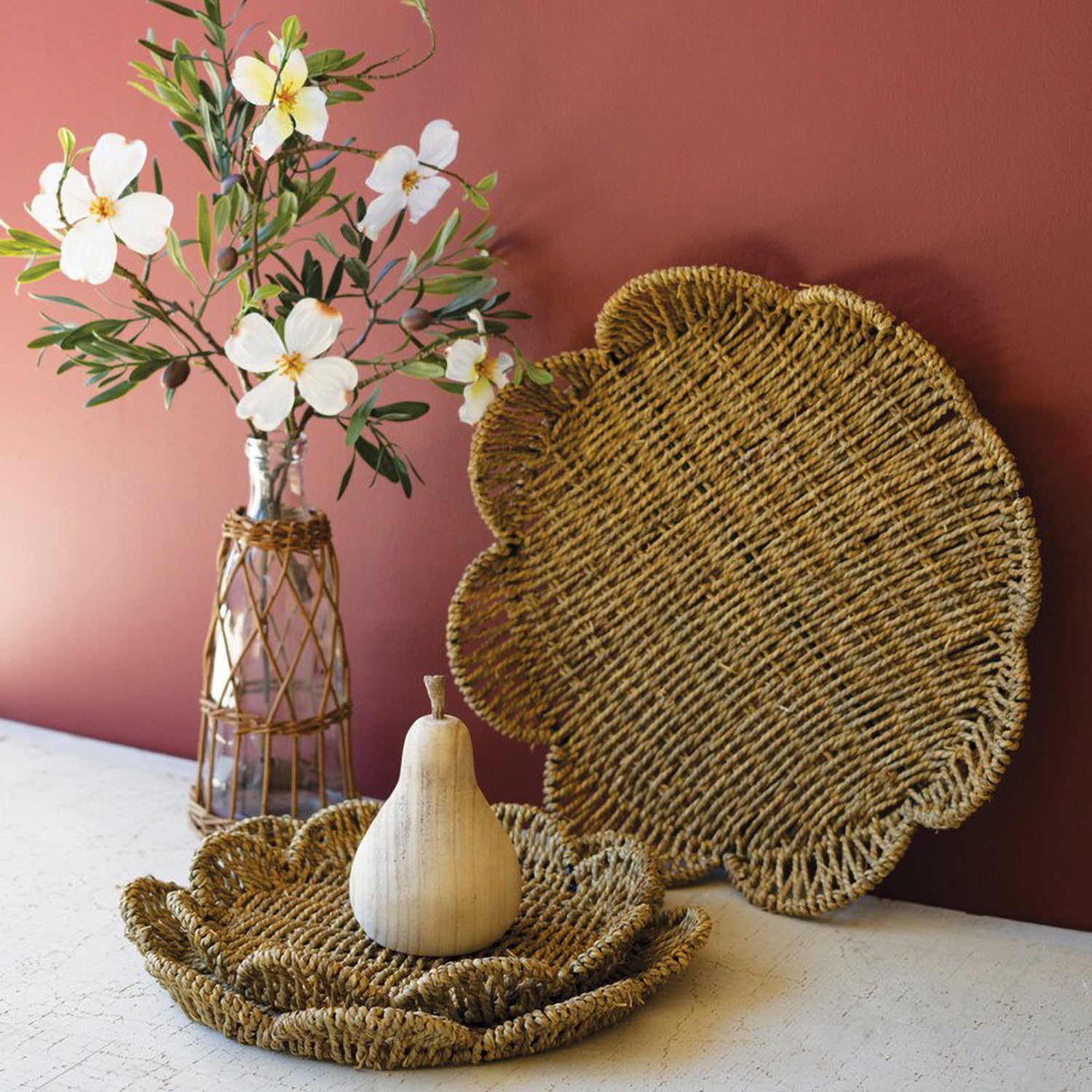 Scalloped Woven Seagrass Tray Set of 3