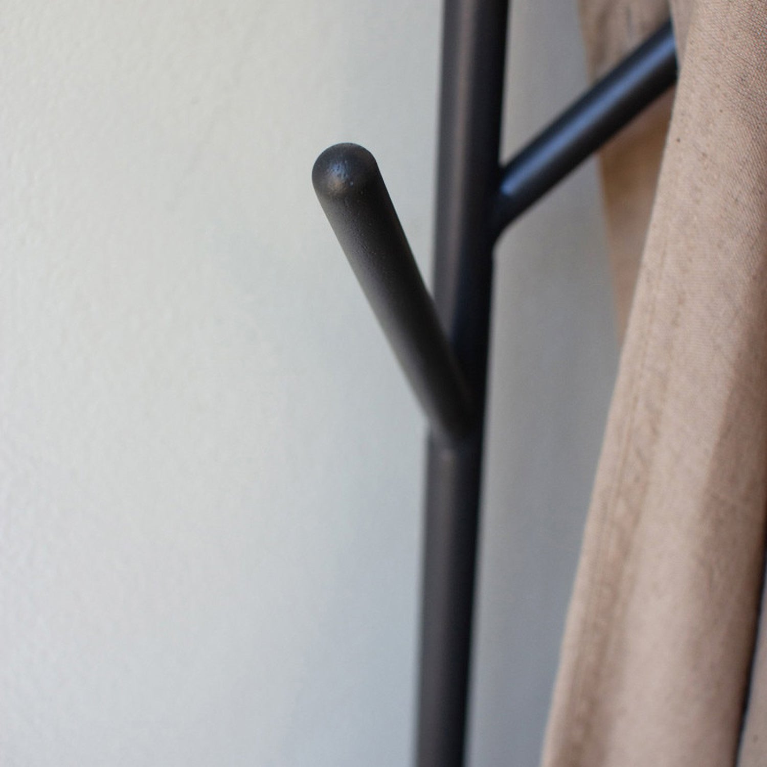 Iron Wall Coat Rack with Pegs