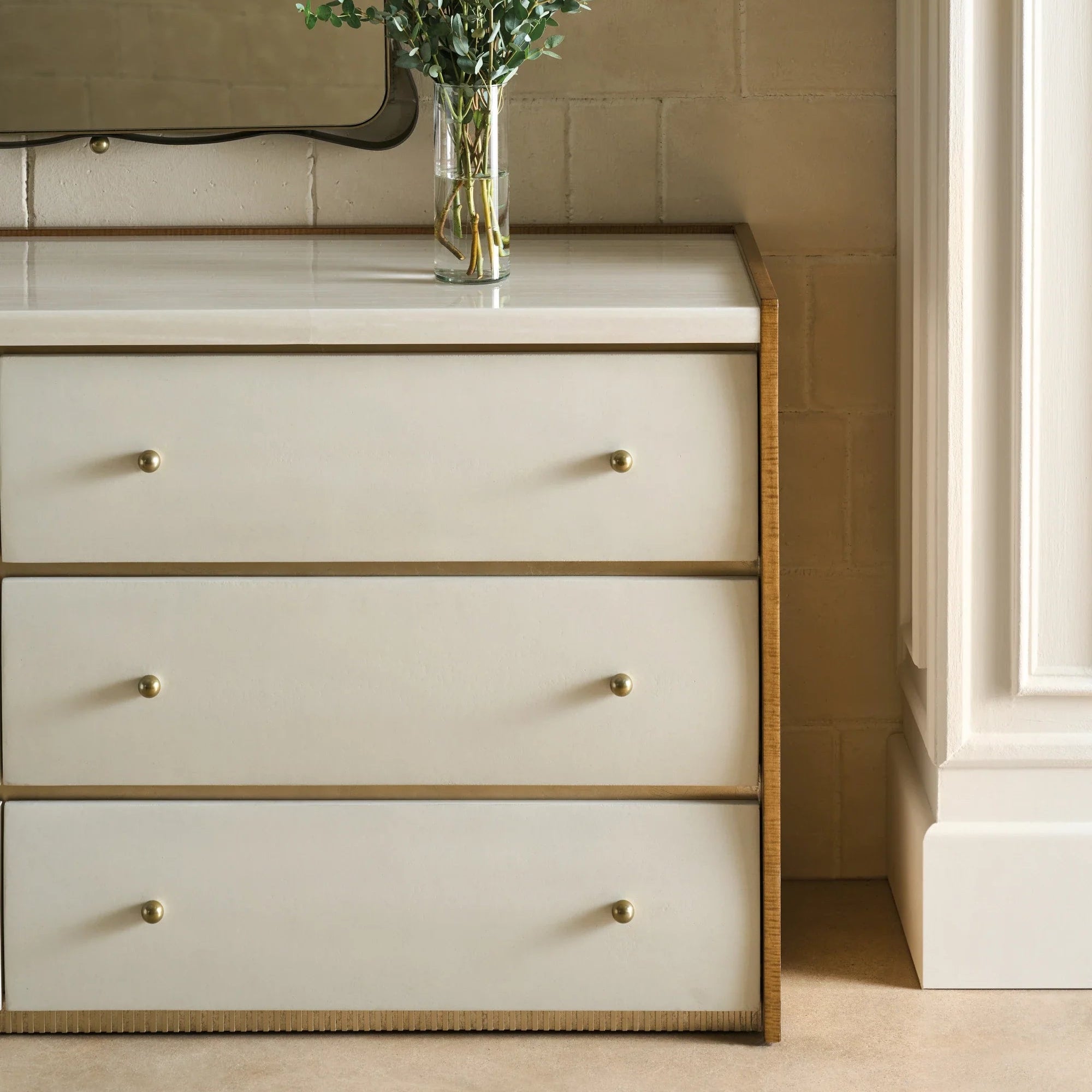 Caracole Avignon Dresser