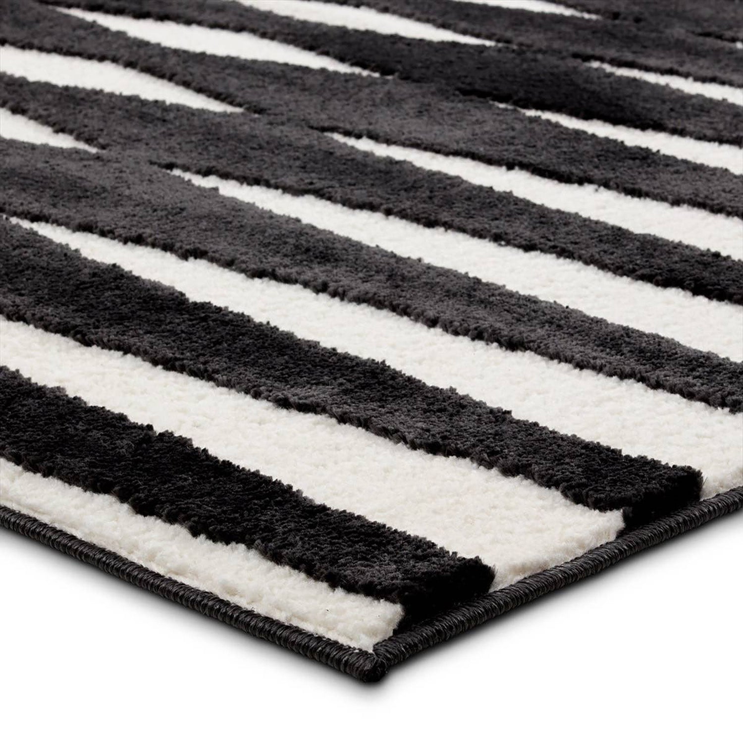 Nikki Chu x Jaipur Living Calix Apyre Power Loomed Rug