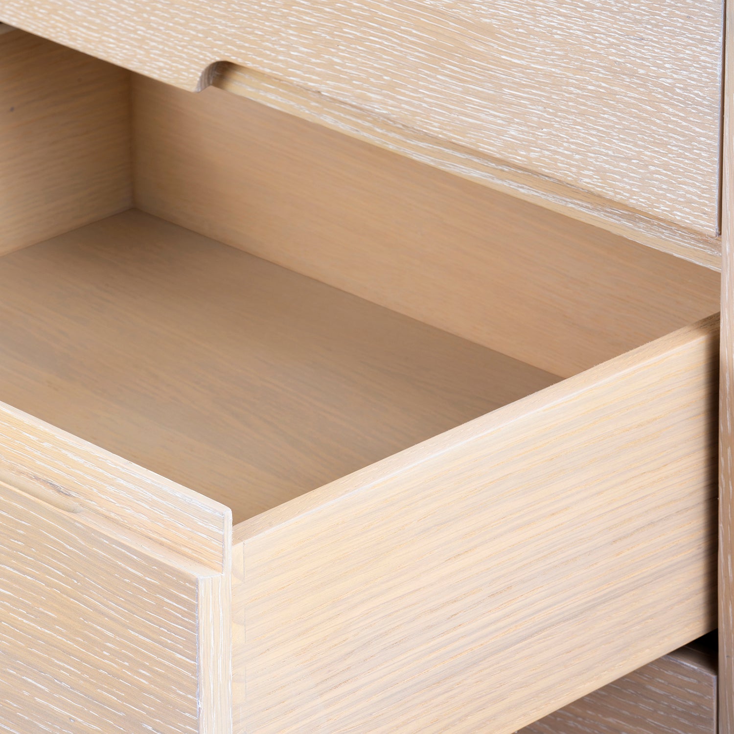 Villa and House Cora Cabinet