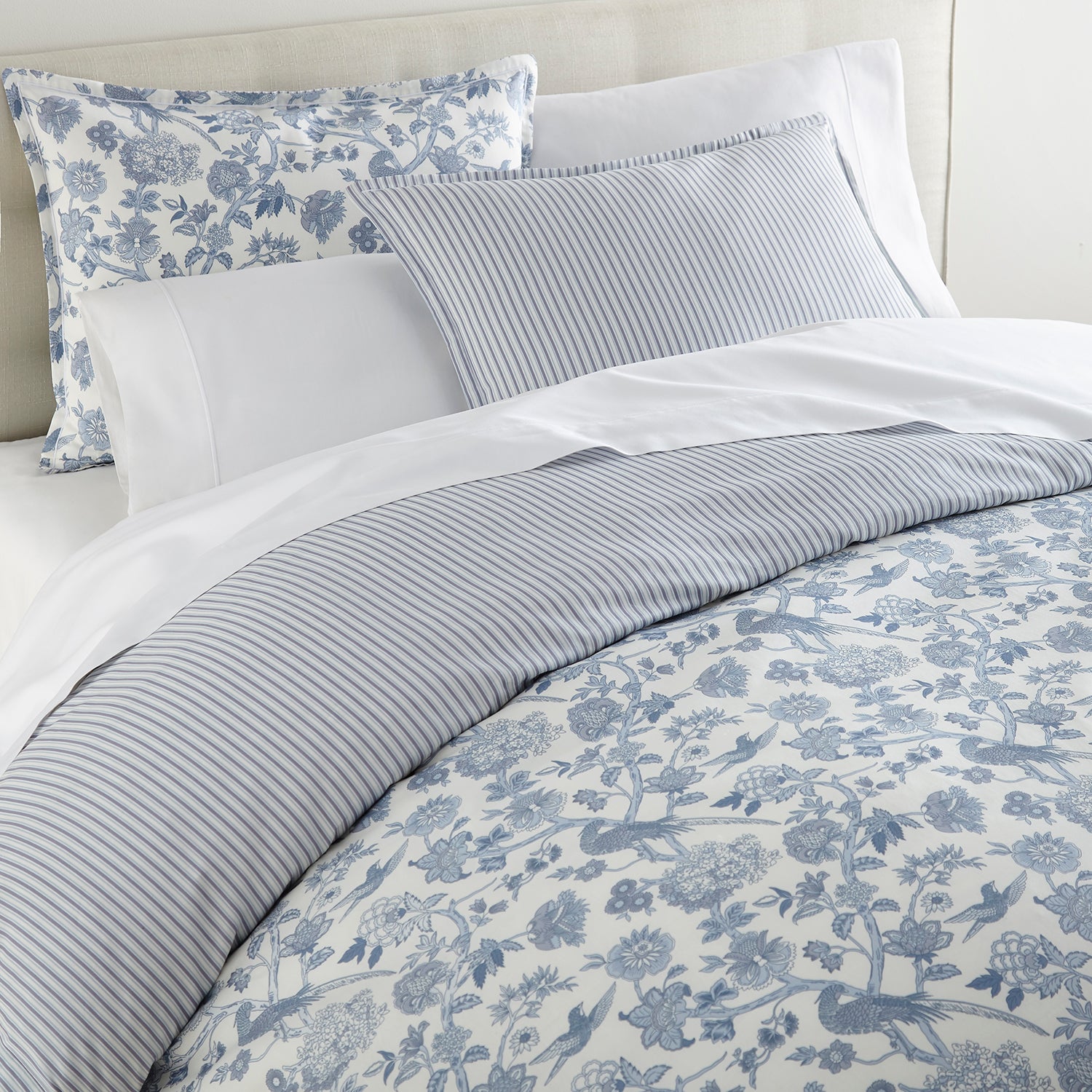 Peacock Alley x Caitlin Wilson Highgrove Wedgewood Classic Printed Duvet Set