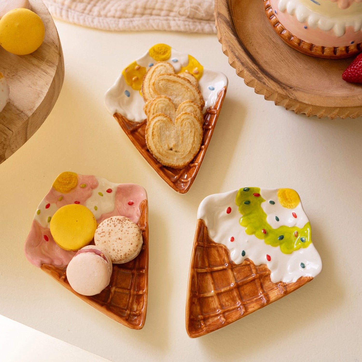 Kalalou Ceramic Ice Cream Cone Plates - Thumbnail 4