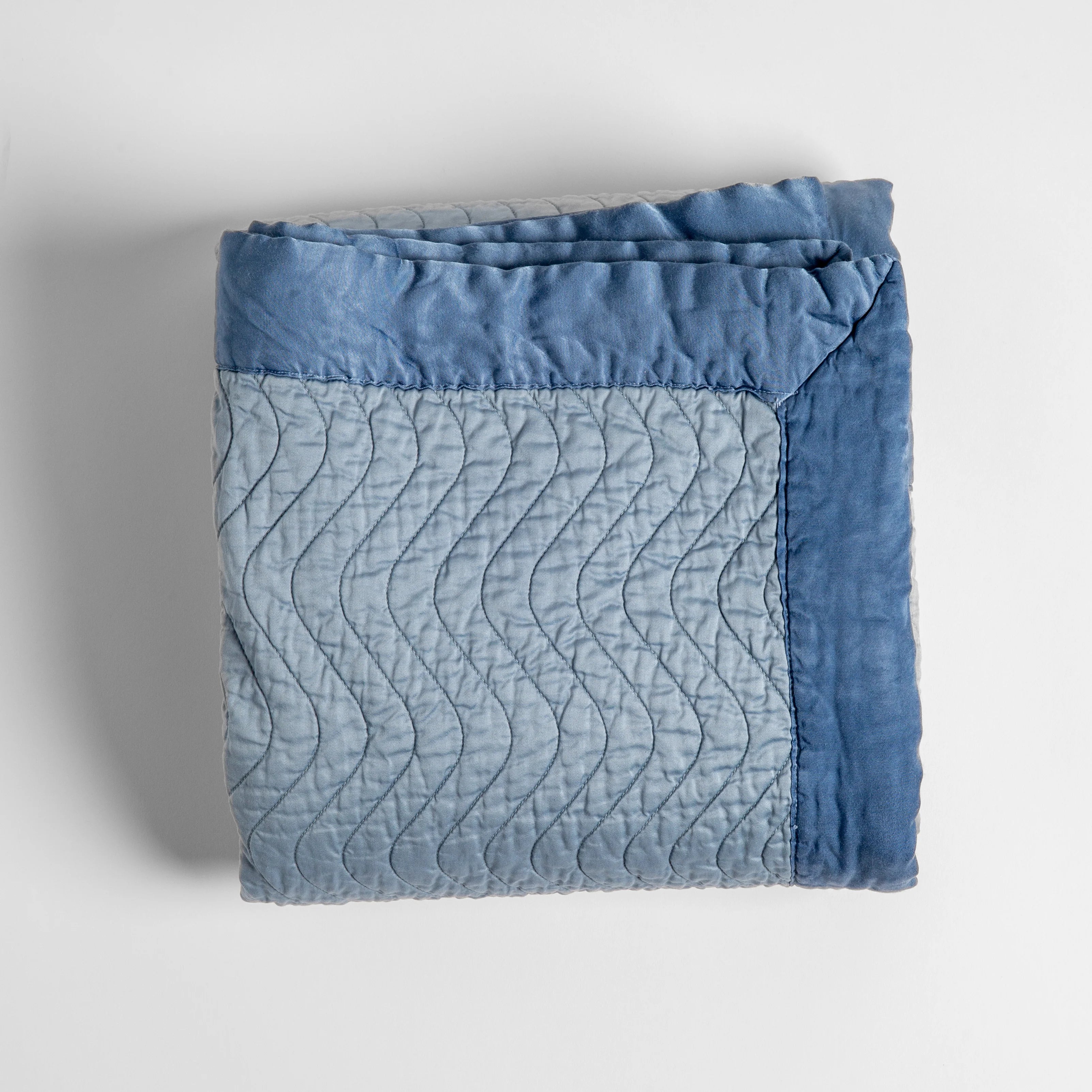 Bella Notte Cirillo Throw Blanket