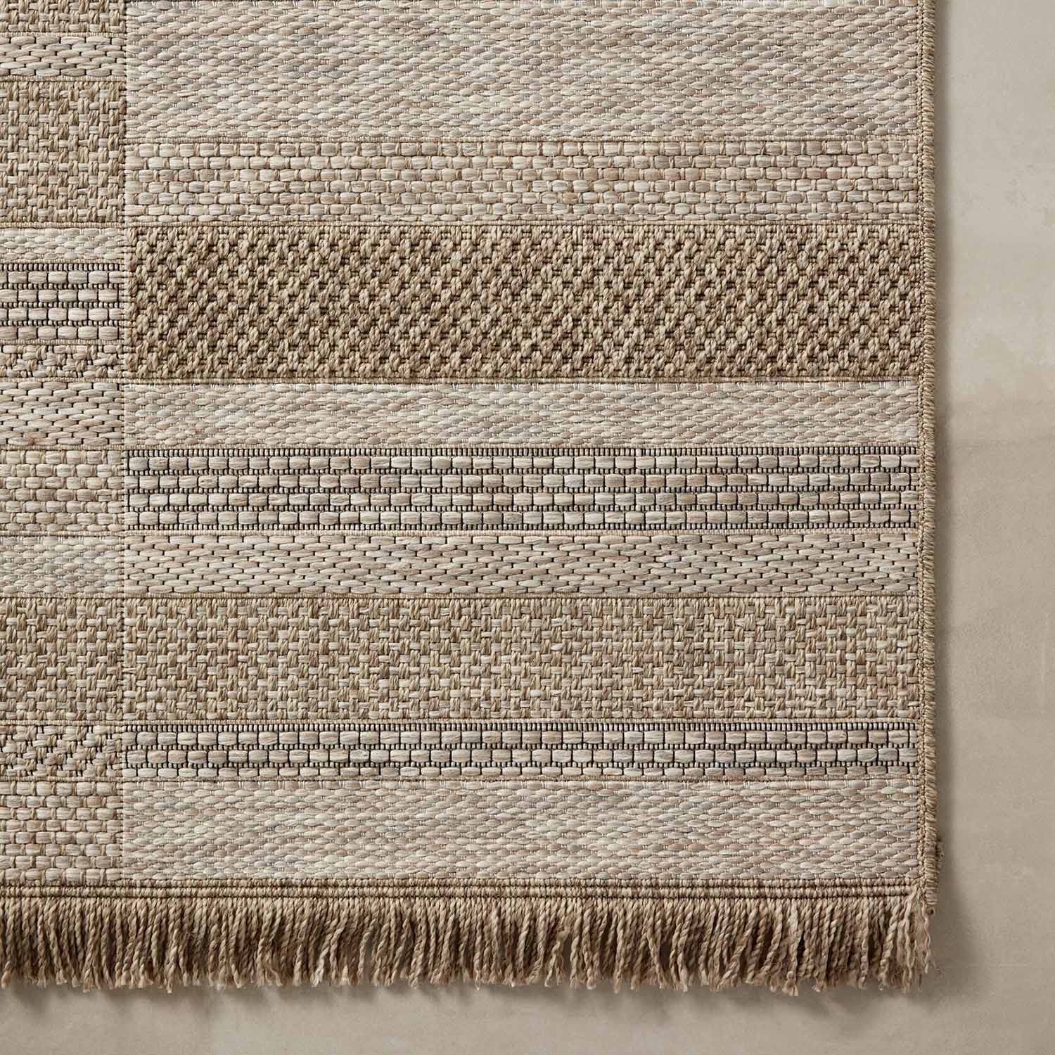 Loloi Dawn Natural Carl Indoor/Outdoor Rug