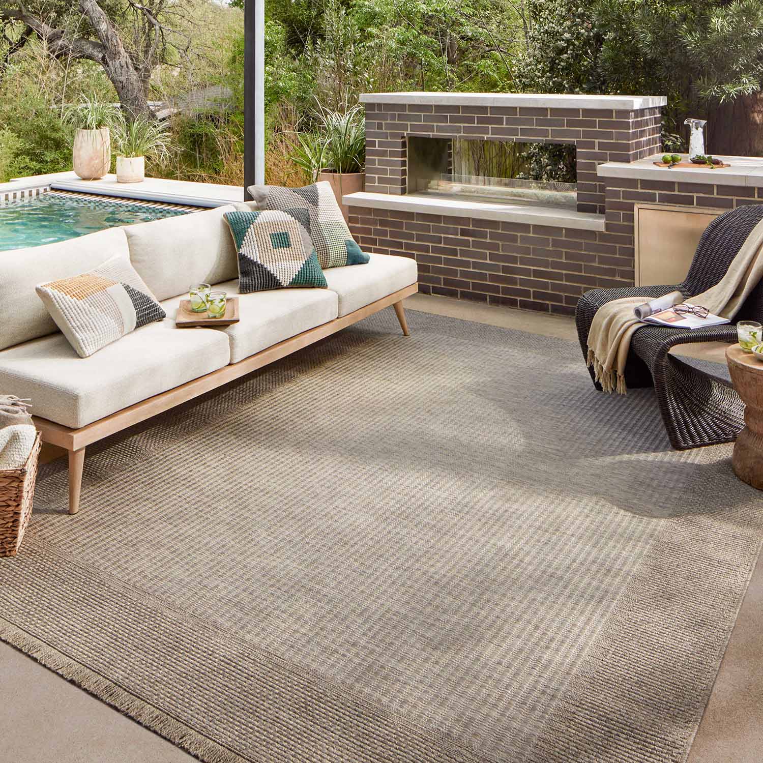 Loloi Dawn Natural Border Indoor/Outdoor Rug