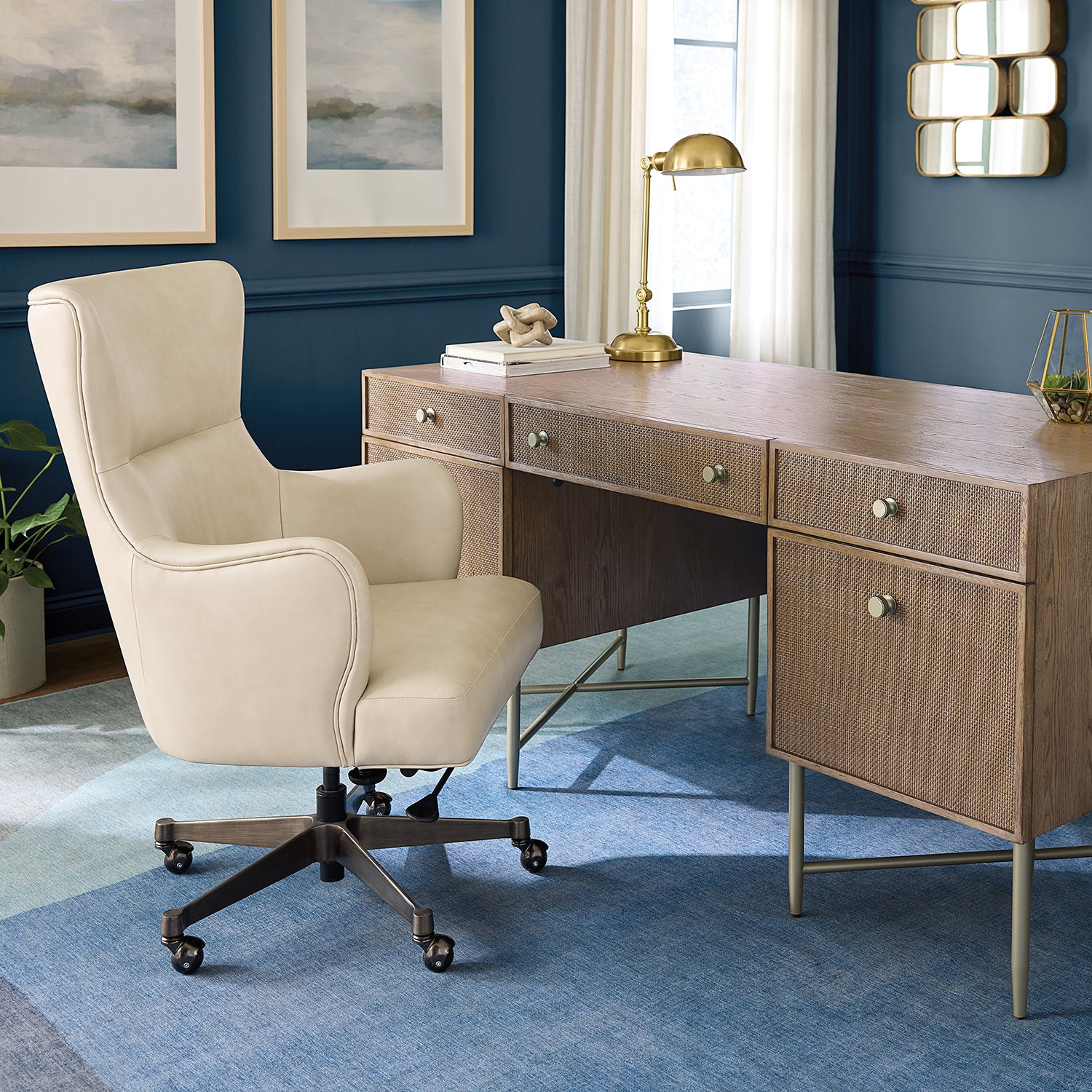 Hooker Furniture Lazzaro Executive Tilt Swivel Chair